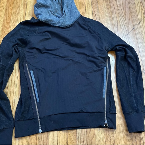 Lululemon Sz 2 Women's Gray Hoodie Om & Roam Zipper On The Side Sweatshirt - Picture 7 of 8
